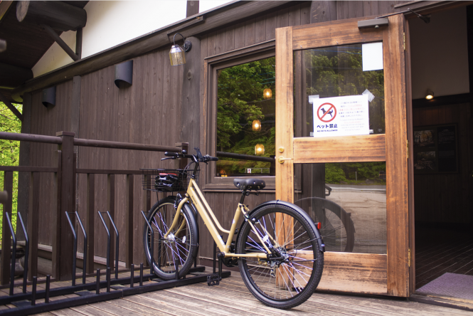 Cycling by Lake Chuzenji in Oku-Nikko